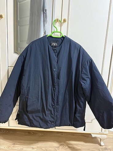 Zara Mont