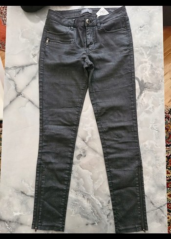 Guess 27
