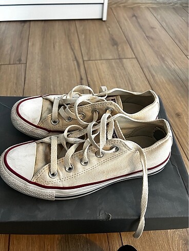 36,5 Beden Converse Kadın Ayakkabı