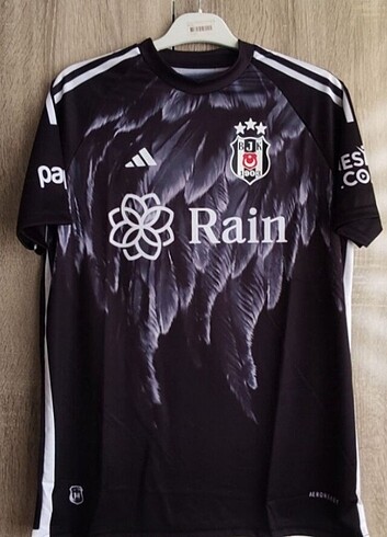 Beşiktaş iç saha forma 