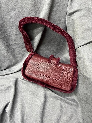 Jacquemus Jacquemus Puffed Shearling Flap Bag