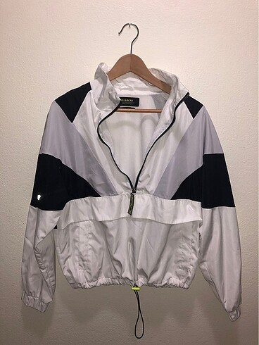 Pull And Bear Yağmurluk