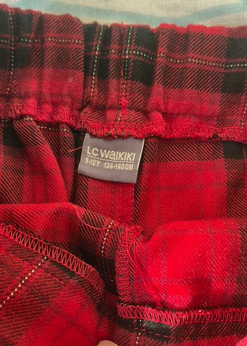 Kırmızı Ekoseli Düğmeli Mini Etek - Görsel 3