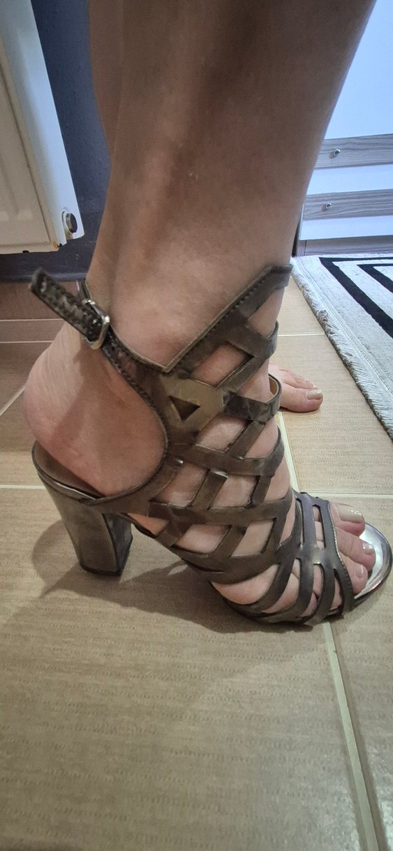 Diger Bej Metal Tokalı Blok Topuklu Kadın Ayakkabı - Görsel 5