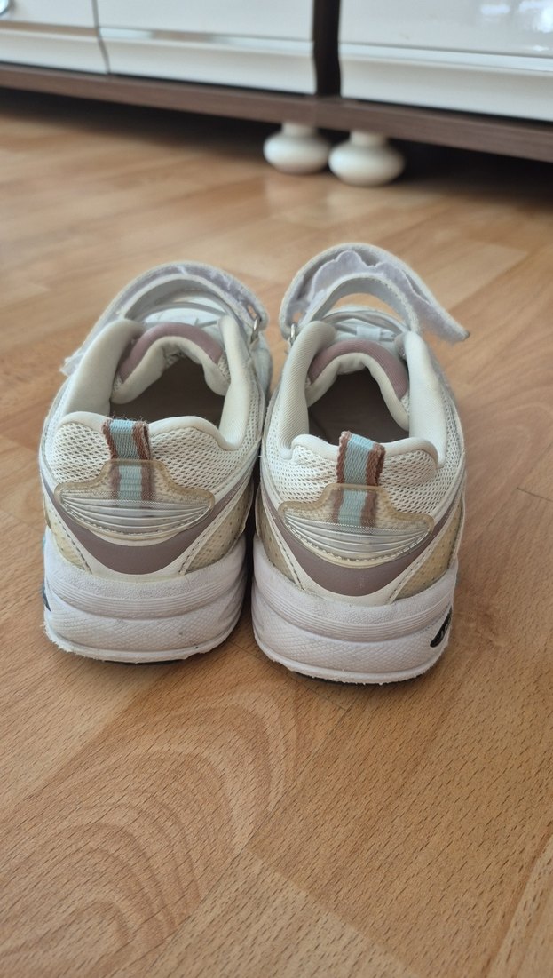 Beyaz Lotto Kız Çocuk Bağcıklı Spor Ayakkabı - Görsel 3