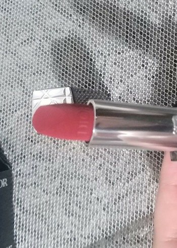 Dior Koyu Kırmızı Uzun Süre Kalıcı Ruj - Görsel 3