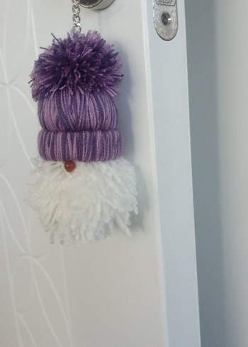 Mor Püsküllü Kadın Anahtarlık  tamamen el emeğidir - Görsel 3