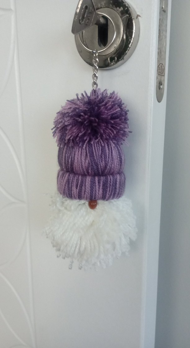Mor Püsküllü Kadın Anahtarlık  tamamen el emeğidir - Görsel 2