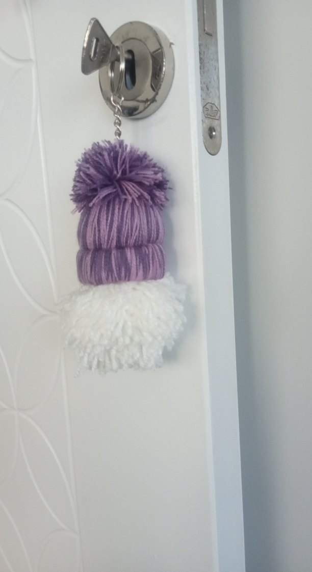 Mor Püsküllü Kadın Anahtarlık  tamamen el emeğidir - Görsel 4