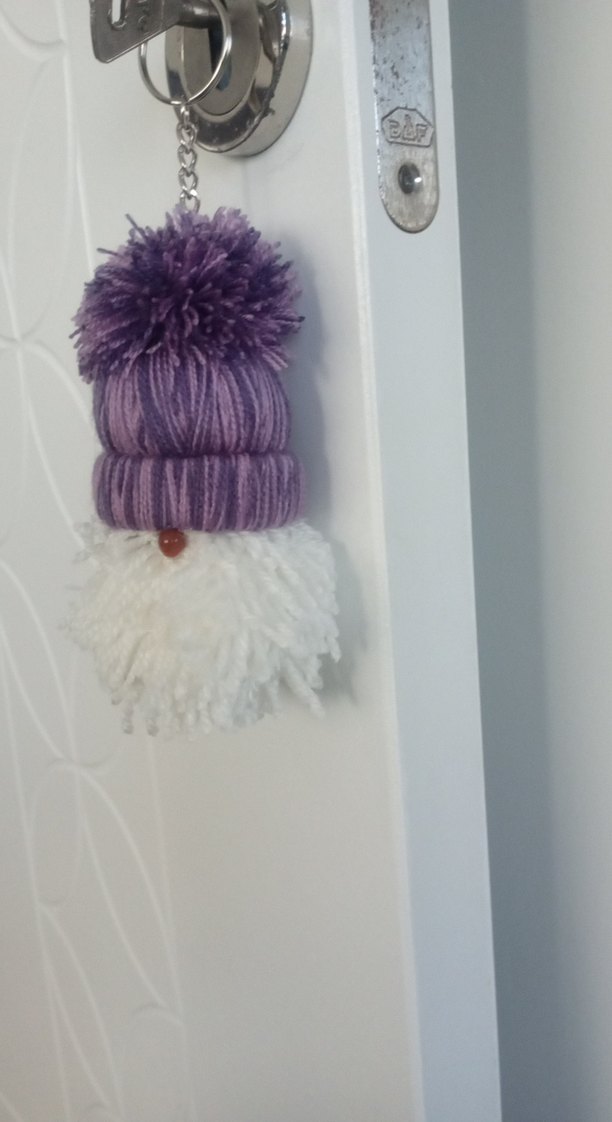 Mor Püsküllü Kadın Anahtarlık  tamamen el emeğidir - Görsel 3