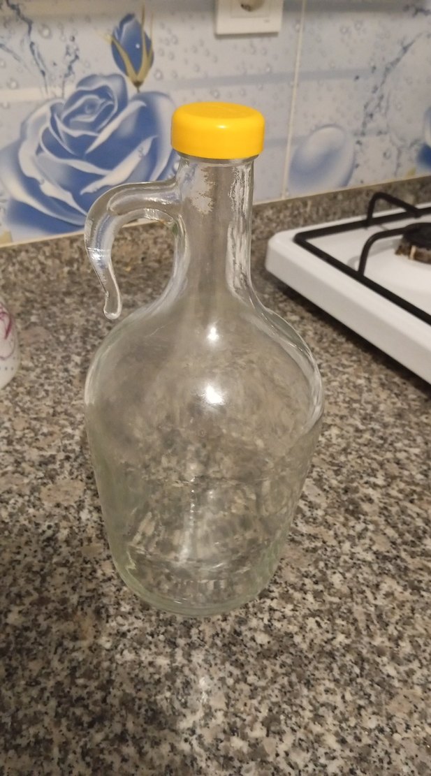 Sarı Kapaklı Cam Sürahi - Görsel 2