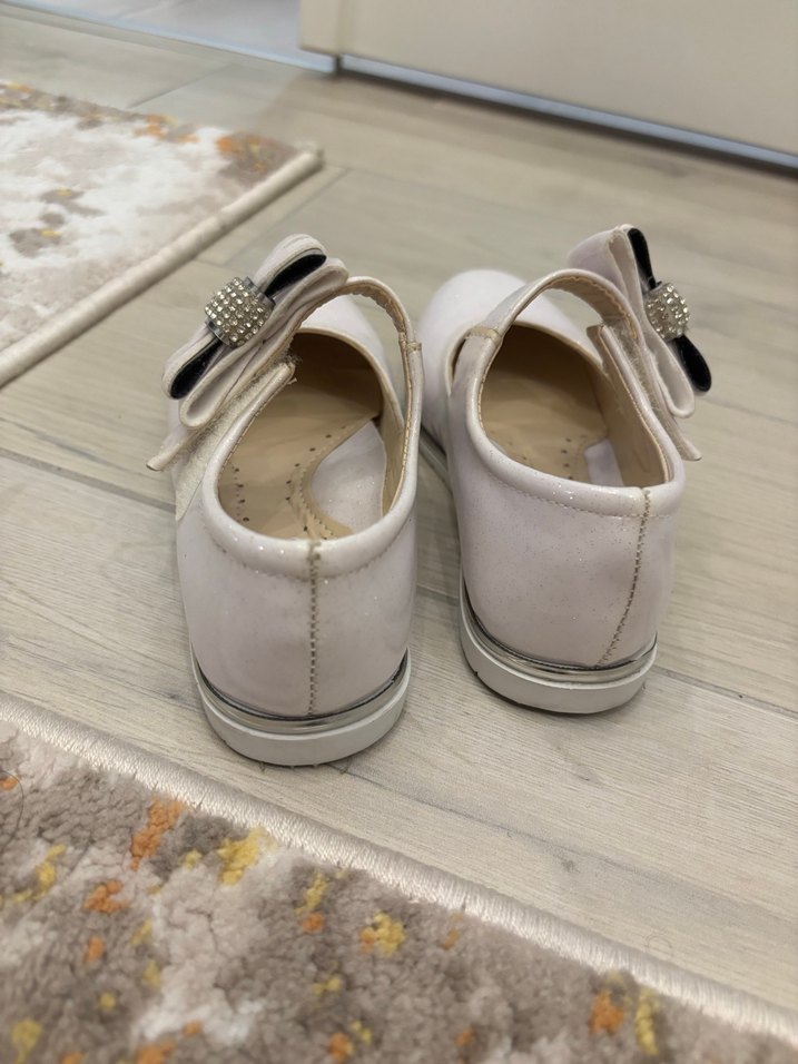 Kız Çocuk Beyaz Fiyonklu Babet - Görsel 4