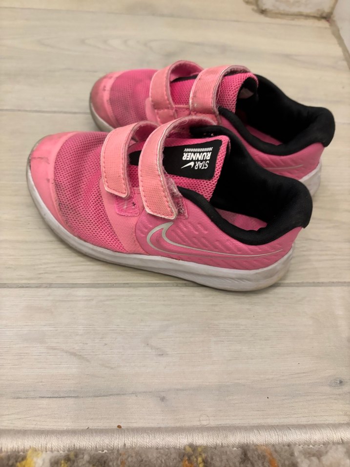Nike Kız Çocuk Pembe Cırt Cırtlı Spor Ayakkabı - Görsel 2