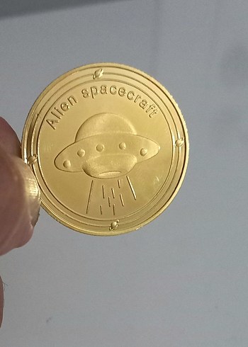 Altın Renkli Parlak UFO madalyn