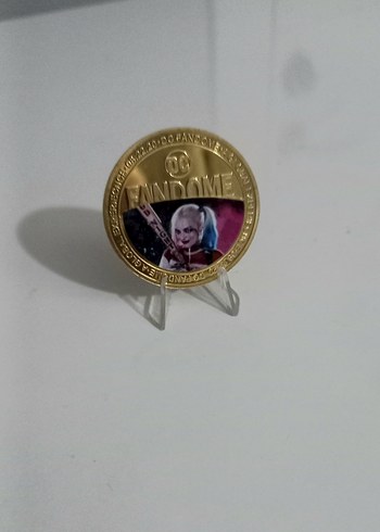 Beden Renk Altın Renkli Harley Quinn madalyon