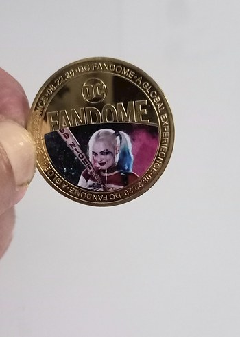 Altın Renkli Harley Quinn madalyon