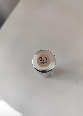 Beden Deborah Milano concealer yoğun kapatıcı
