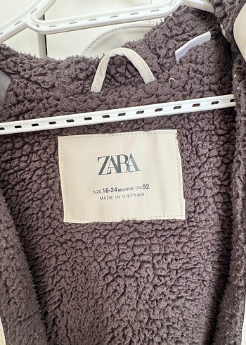 Bej Erkek Çocuk Düğmeli Yağmurluk - Görsel 3