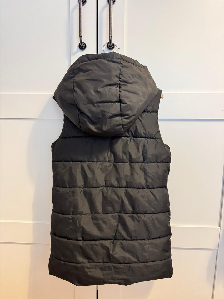 Siyah Kapüşonlu Fermuarlı kız çocuk Yelek - Görsel 3