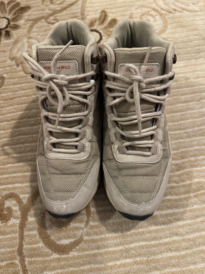 Bej Renk Kadın Bağcıklı Spor Bot - Görsel 2