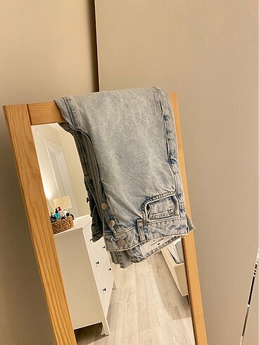 Cross jean