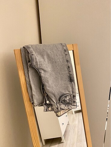 Gri jean