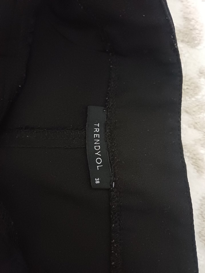 Kadın Siyah Fermuarlı Kumaş Pantolon Trendyol - Görsel 2