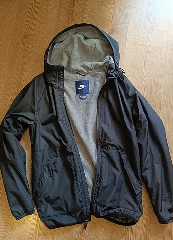 Nike Bayan