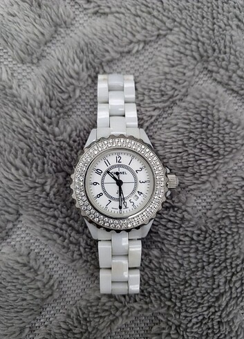 Chanel j12 bayan saat