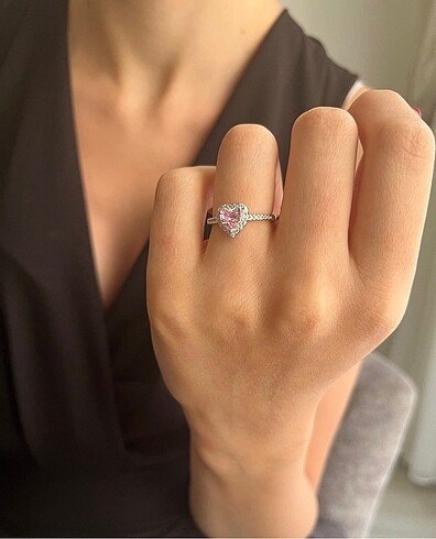 Pembe kalpli çelik yüzük