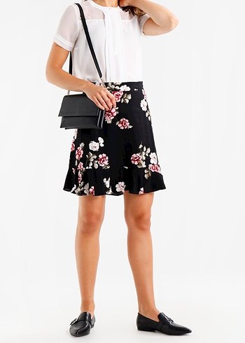 Çiçek Desenli Volanlı Mini Etek - Görsel 4