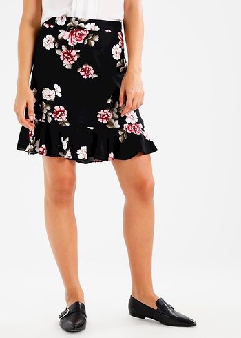 Çiçek Desenli Volanlı Mini Etek - Görsel 3