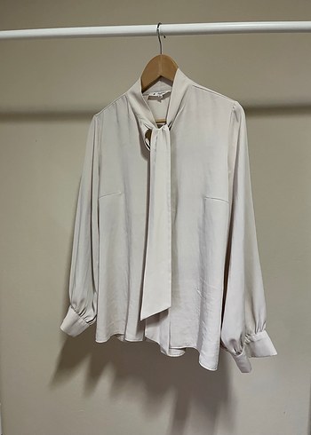 Bej Uzun Kollu Saten Bluz - Görsel 2