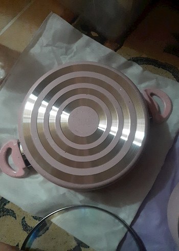 Yeni Ve Etiketli Pastel Pembe Tencere ve Tava Seti - Görsel 9