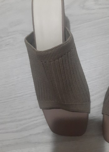 Kahverengi Kadın Topuklu Terlik No 37 Topuk Boyu 6 cm - Görsel 2