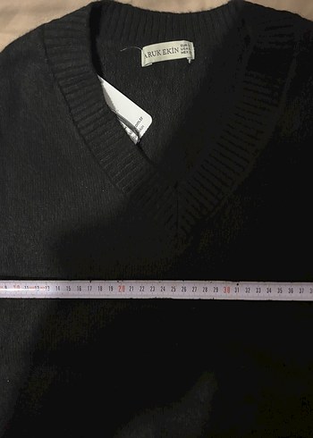 Siyah V Yaka Örgü Kadın Süveter - Görsel 3