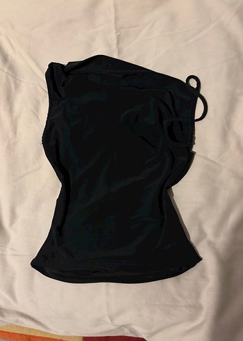 Siyah Drapeli Tek Omuzlu Bluz - Görsel 2