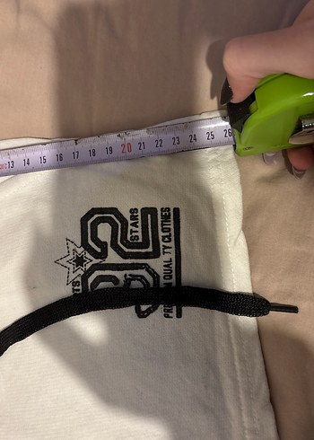 Beyaz Kemerli Kadın Mini Şort - Görsel 3