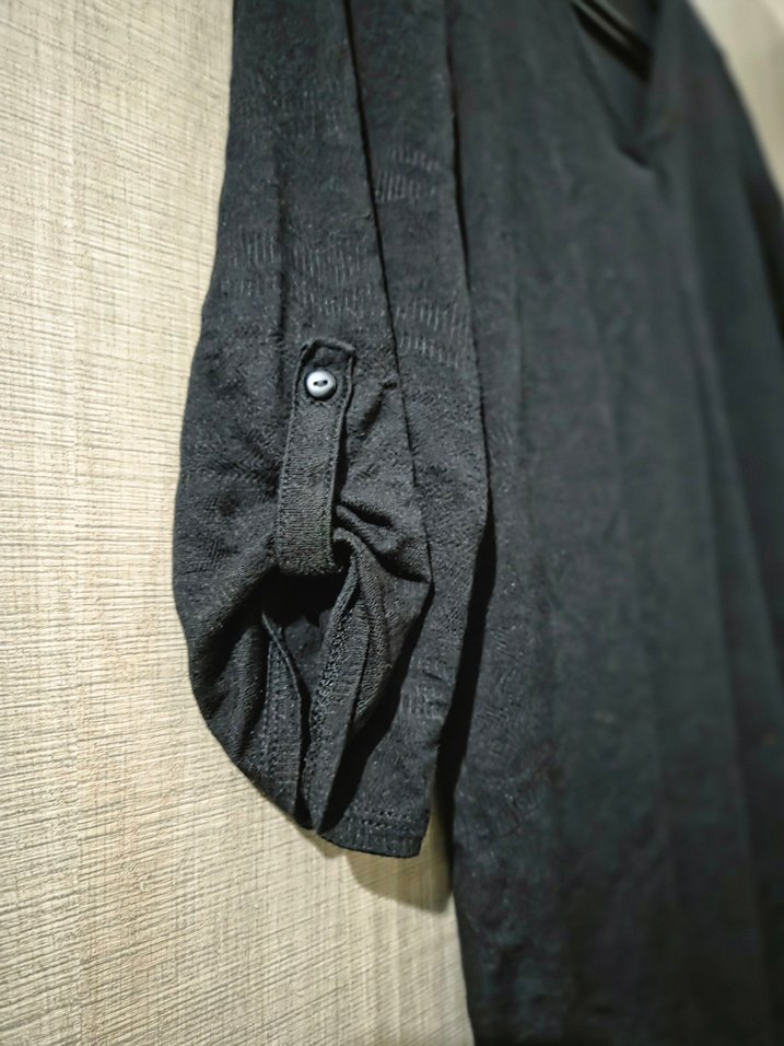 V Yaka Siyah Hamur Kumaş Kadın Bluz - Görsel 4