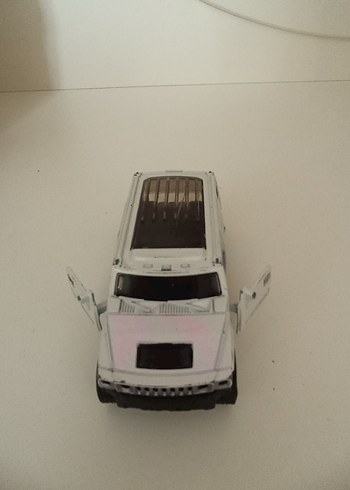 Beyaz Jeep Araba - Görsel 2