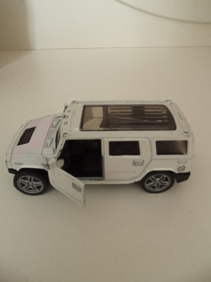 Beyaz Jeep Araba - Görsel 3