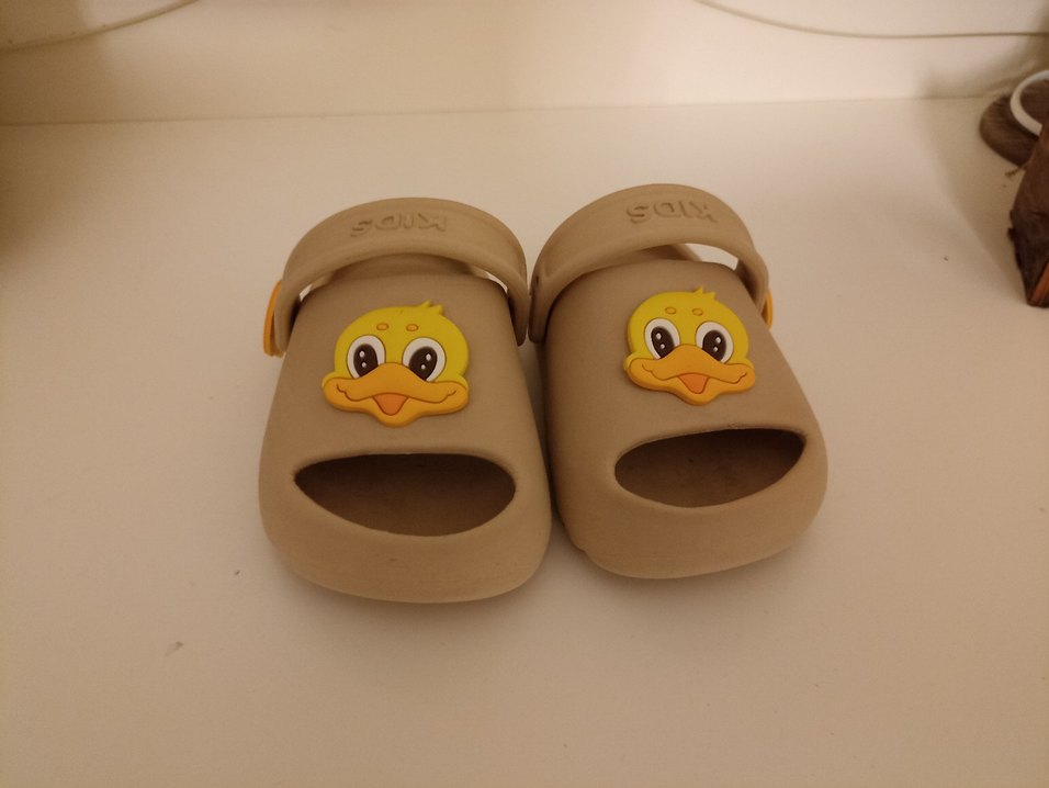 Bej Kız Çocuk Tokalı Terlik - Görsel 2