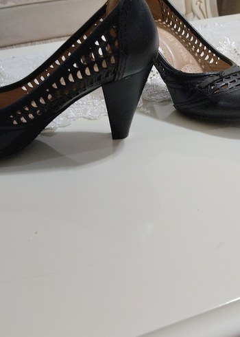 Siyah delikli Topuklu Kadın Ayakkabı - Görsel 5