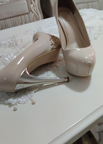 Bej Dantel Detaylı İnce Topuklu Kadın Ayakkabı - Görsel 5