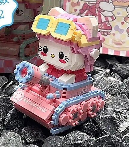 Hello Kitty Tank