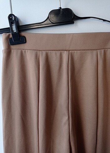 s Beden camel Renk SHEIN marka sentetik kumaş ön paça yırtmaç detaylı pantalon 