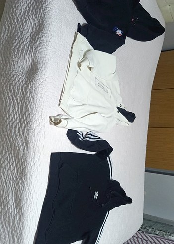 Adidas Beyaz Kapüşonlu Rahat Kesim Erkek Sweatshirt
