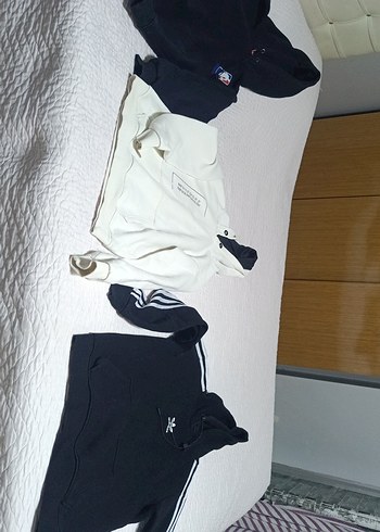 Beyaz Kapüşonlu Rahat Kesim Erkek Sweatshirt