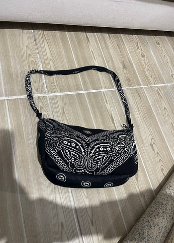 Siyah Bandana Desenli Çanta - Görsel 7