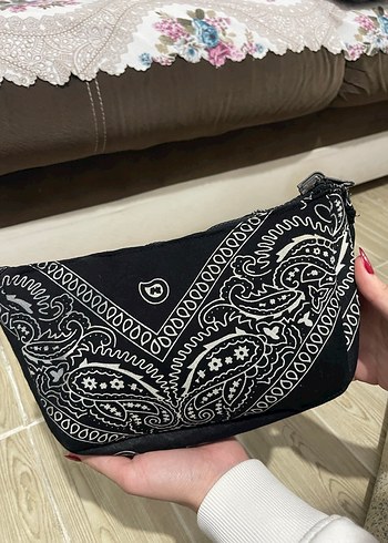 Siyah Bandana Desenli Çanta - Görsel 4
